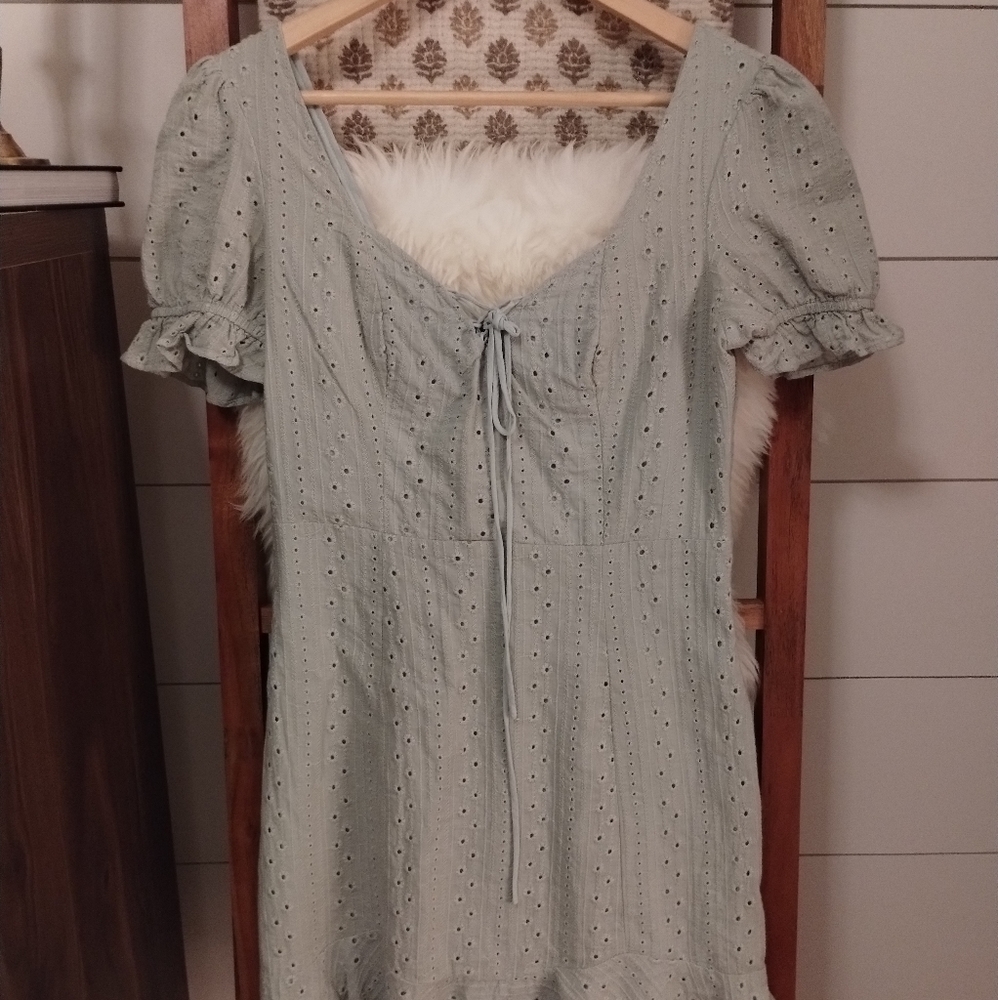 Lulu's Sage Green Puffed Sleeve Dress
